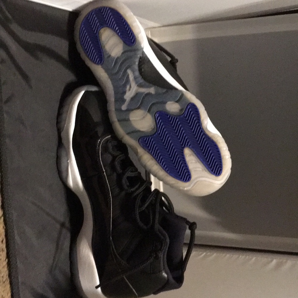 Air Jordan space jams black and purple size 10.5